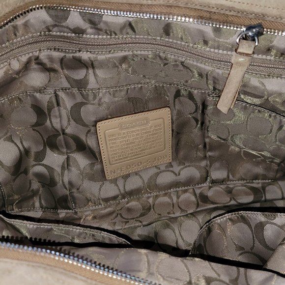 COACH Hamptons Tan Cowhide Suede Tote Handbag. - Picture 8 of 16